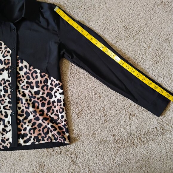 Woman's Over Apparel Blouse Leopard Print Loose Fit Formal Casual Size Small - Picture 8 of 10